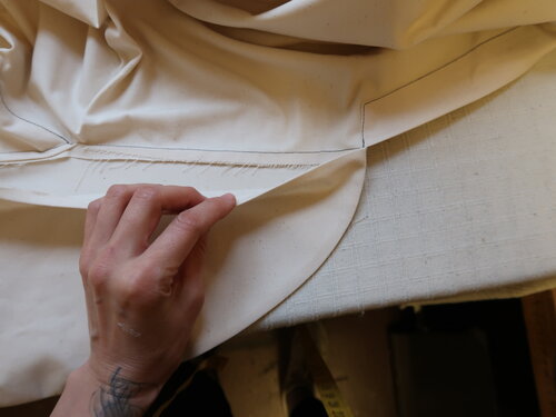 ATTACHING THE COLLAR ON THE ZW COAT
